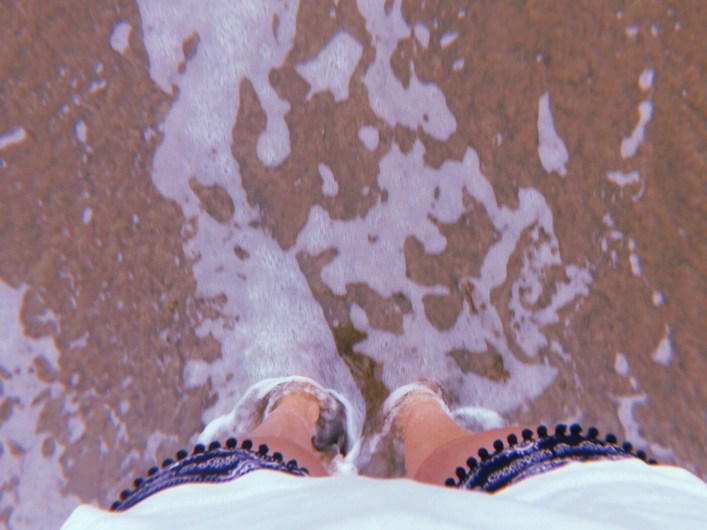 Waves Montanita Ecuador